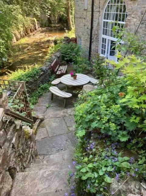 Outside seating area right next to the beck.
