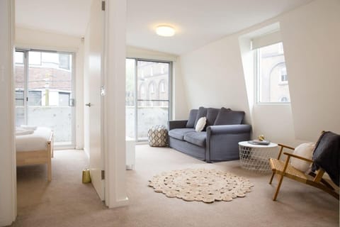 Brimming with natural light, this stylish apartment is the perfect home away from home to enjoy your stay in Sydney.
