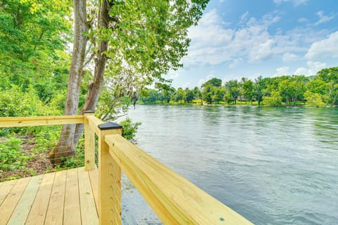 Flippin Vacation Rental | 3BR | 2BA | Step-Free Access | 1,800 Sq Ft