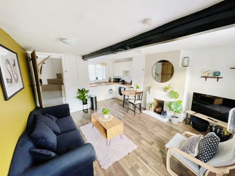 Living Room / Lounge