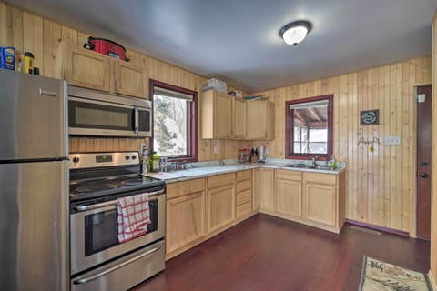 Kitchen | Trash Bags & Paper Towels