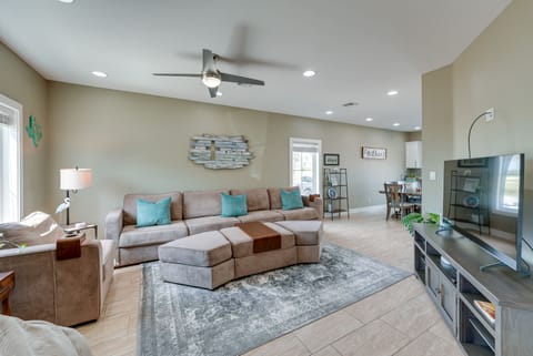 Corpus Christi Vacation Rental | 3BR | 3BA | Stairs Required | 1,600 Sq Ft