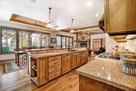 The kitchen comes conveniently stocked with a starter supply of amenities.