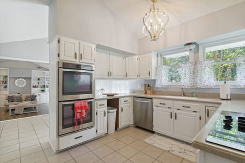 Kitchen | Coffee Maker | Blender | Crockpot | Toaster | Cooking Basics