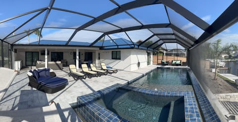 Pool, outdoor covered lanai space