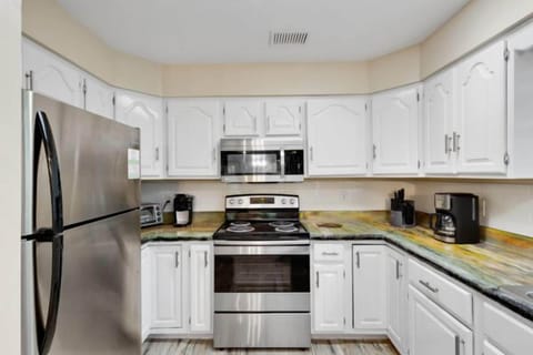 Kitchen, Stainless appliance 