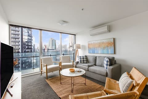 Plenty of seating in the living area means everyone can settle in with a movie, while split system air-conditioning ensures year-round comfort. 