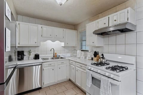 Fully-equipped kitchen