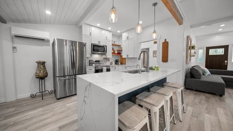 #StayinMyDistrict #BookDirect #EntireHome