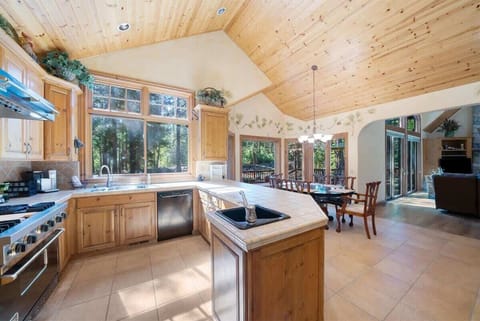 The BEAUTIFUL kitchen