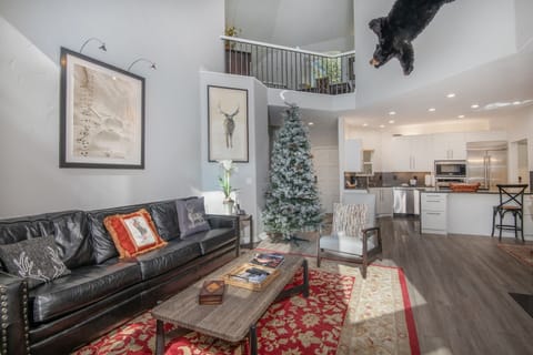 Tall Ceilings and Ample Natural Light