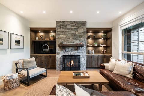 Living area: Smart TV