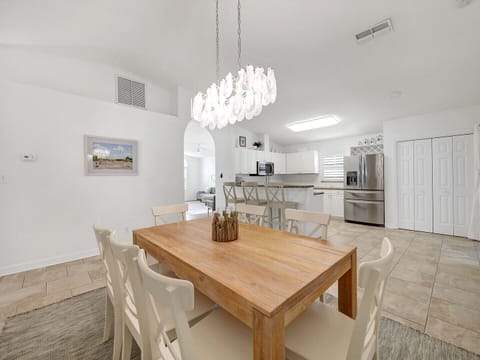 Dining for 7 at the table and 3 at the bar