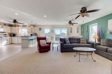 Atlantic Views-Main Living Area