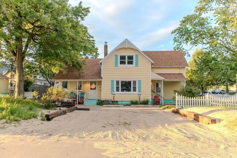 The Silver Beach Inn(SBI): The convenient, fully-equipped Silver Beach family basecamp.