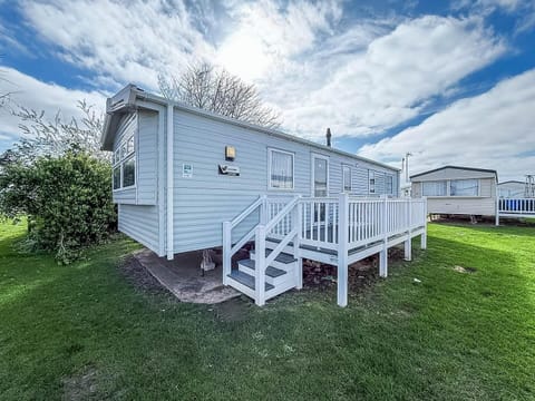 For a mix of fun and relaxation, explore the things to do in Great Yarmouth, like visiting the iconic Hippodrome Great Yarmouth or enjoying the thrills at the Pleasure Beach Great Yarmouth, all while staying in a cosy caravan with decking at Broadlands Sa