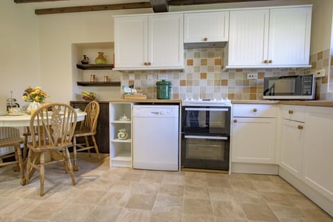 Ground floor: Spacious kitchen and dining area