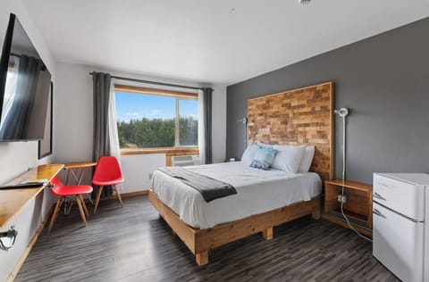Bedroom. Interior and views may vary based on location and availability.