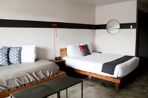 Comfortable bed with Queen Bed and 1 Twin Trundle Bed
