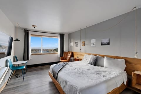 Comfortable Unit with 1 King bed