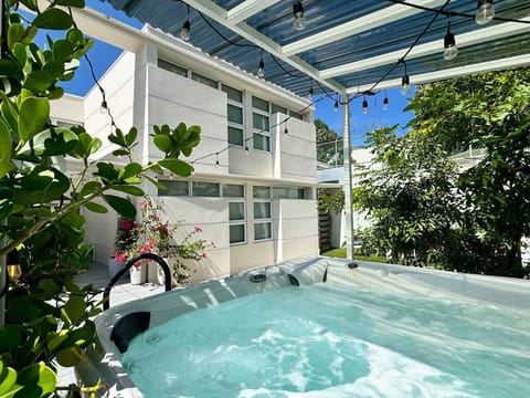 Outdoor spa tub