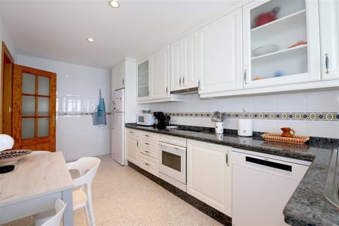 More pictures of the fully equipped kitchen from a different angle