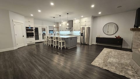 Large open concept kitchen and living room.