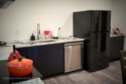 Le-Creuset pot & Kettle for a luxurious experience!