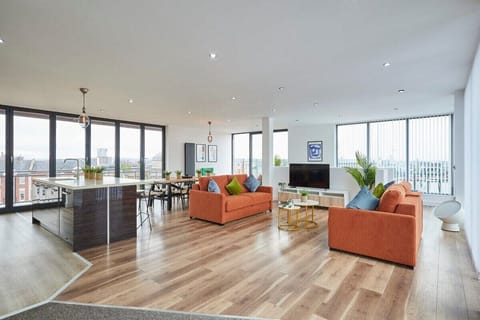 The Knight Street Penthouse I, Liverpool - Host & Stay