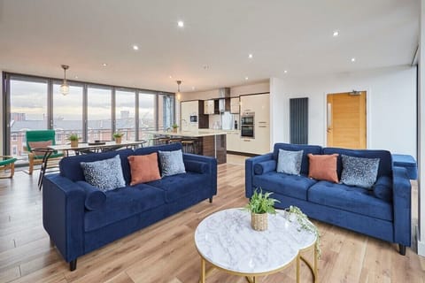The Knight Street Penthouse II, Liverpool - Host & Stay