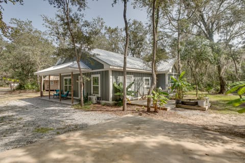 Darien Vacation Rental | 3BR | 2BA | 1,100 Sq Ft | Step-Free Access