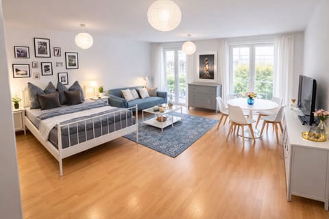 ✨YOUR BEAUTIFUL BEDROOM / LIVING ROOM✨