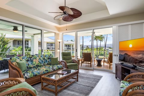 Beautiful views of Mauna Loa and Hualalai from the living room and the lanai