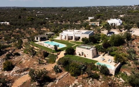 Amenities, Building Exterior, Facilities, Outdoor, Pool, Spring, Summer