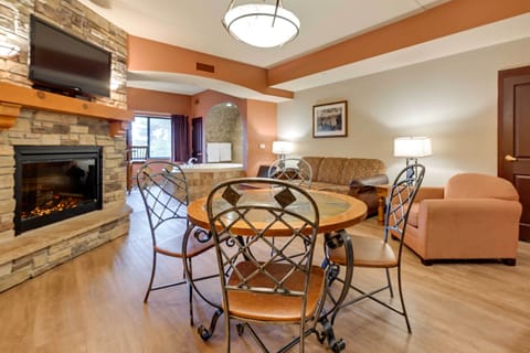 Wisconsin Dells Vacation Rental | 2BR | 2BA | 1,250 Sq Ft | Elevator Access
