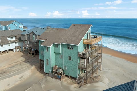 HIBX01: Lucky Stars | Front Exterior
