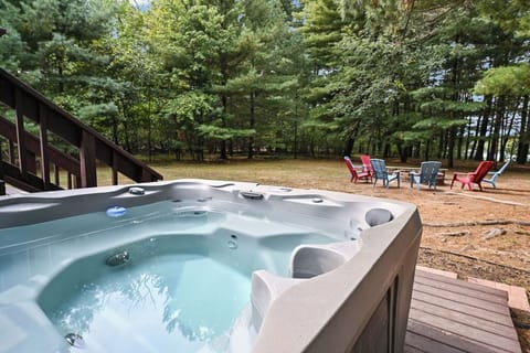 Hot tub available year-around