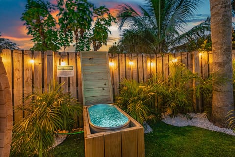 Outdoor spa tub