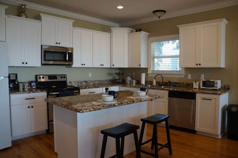 Kitchen Island seats 2