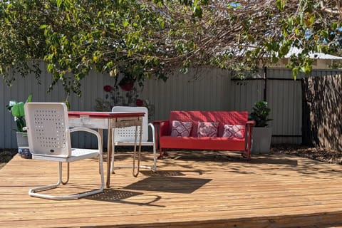 Large deck to relax in the back yard