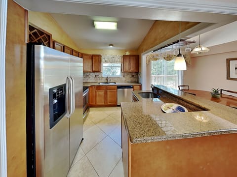 Fully Equipped Kitchen with Stainless Steel Appliances