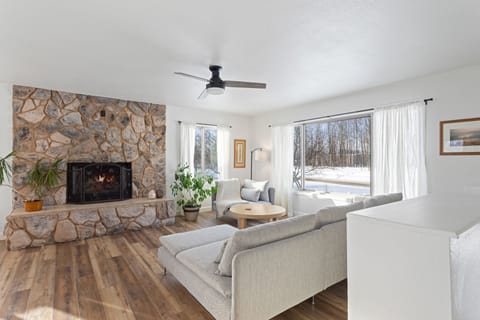 Palmer Vacation Rental | 4BR | 2BA | 2,500 Sq Ft | Stairs Required
