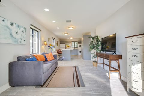 Pompano Beach Vacation Rental | 2BR | 1BA | 1 Exterior Step Required