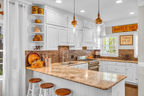 Modern, well stocked kitchen