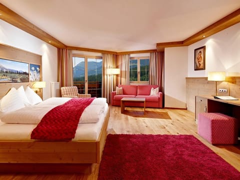 Junior Suite Goldstern - Biohotel Castello Koenigsleiten Apartment in Salzburgerland