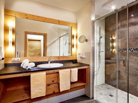 Junior Suite Goldstern - Biohotel Castello Koenigsleiten Apartment in Salzburgerland