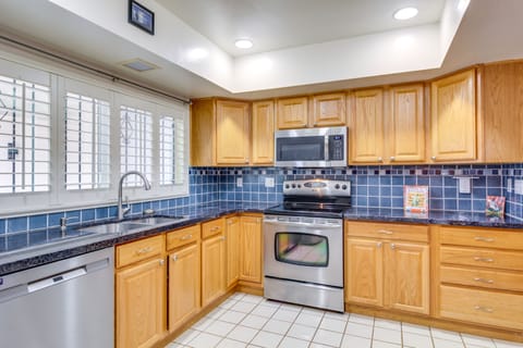 Kitchen | Cooking Basics | Complimentary Spices | Blender | Crockpot