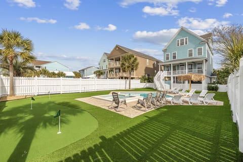 Putting Green To Keep Your Skills Sharp