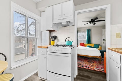 There is plenty of natural light in the kitchen!