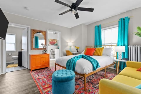 A very bright and cheerful space - your home away from home!